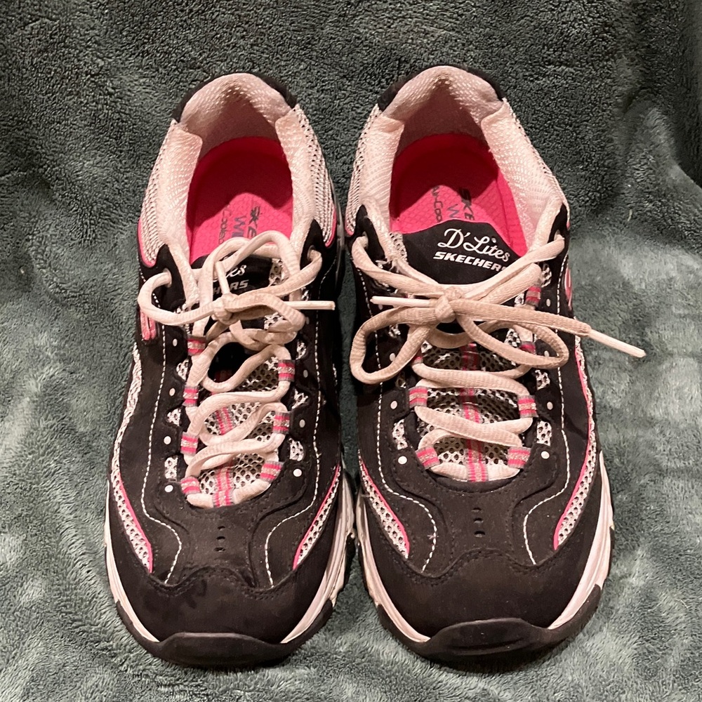 Skechers Women's Black and Pink D'Lites Sneakers